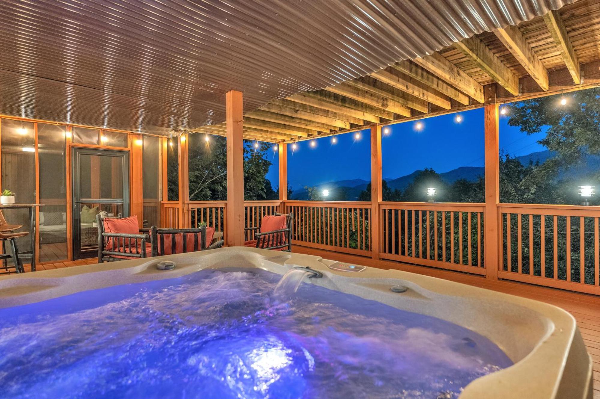 גטלינבורג Family Chalet With Sauna, Hottub, Heavenly Views! Mins To Downtown! מראה חיצוני תמונה