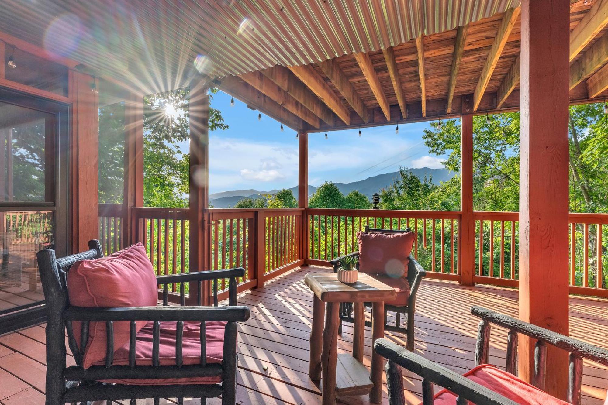 גטלינבורג Family Chalet With Sauna, Hottub, Heavenly Views! Mins To Downtown! מראה חיצוני תמונה