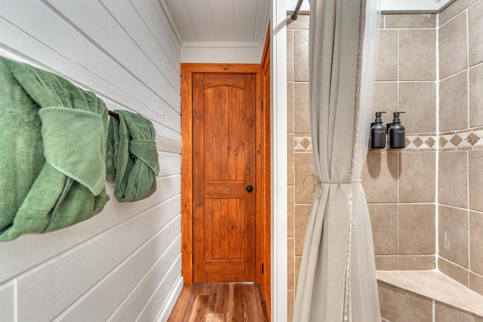 גטלינבורג Family Chalet With Sauna, Hottub, Heavenly Views! Mins To Downtown! מראה חיצוני תמונה